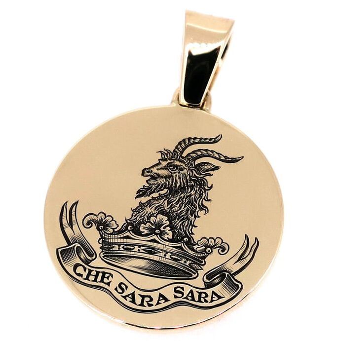 Round 9ct yellow gold pendant hand engraved with a family crest and motto 'Che Sara Sara'